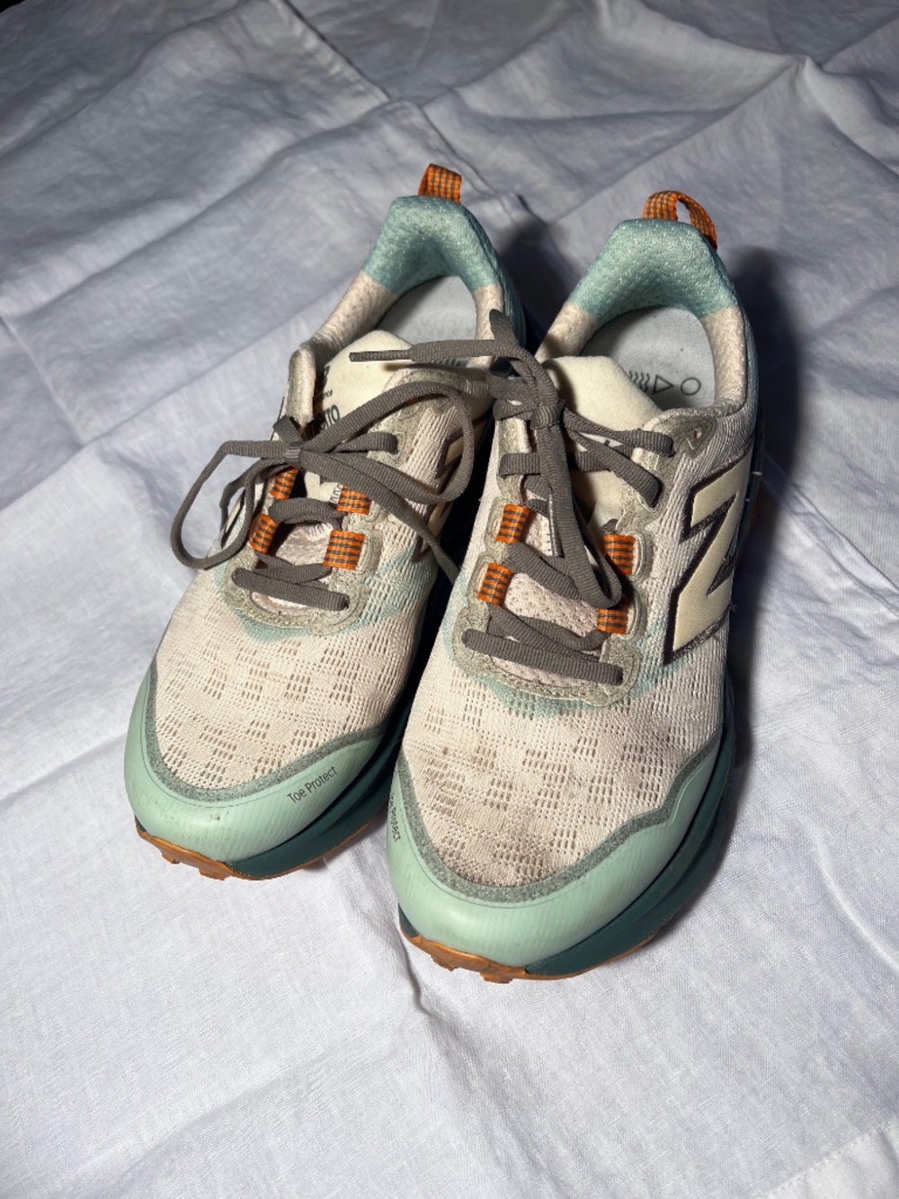 New Balance Hierro Size 8.5 Wide